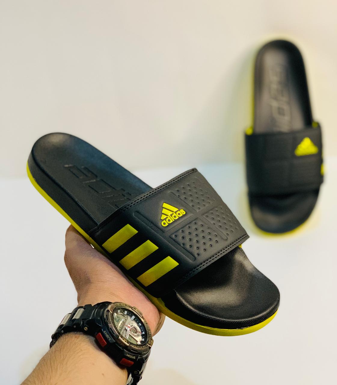 Ad Slides - black & Yellow