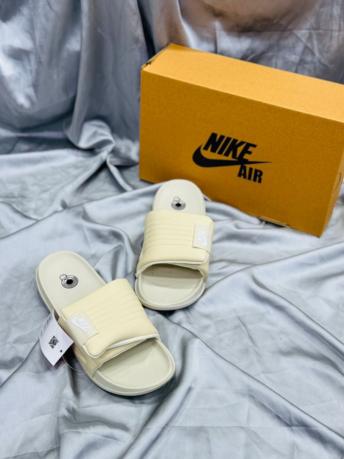 NK OFFCOURT ADJUST SLIDE - Off white