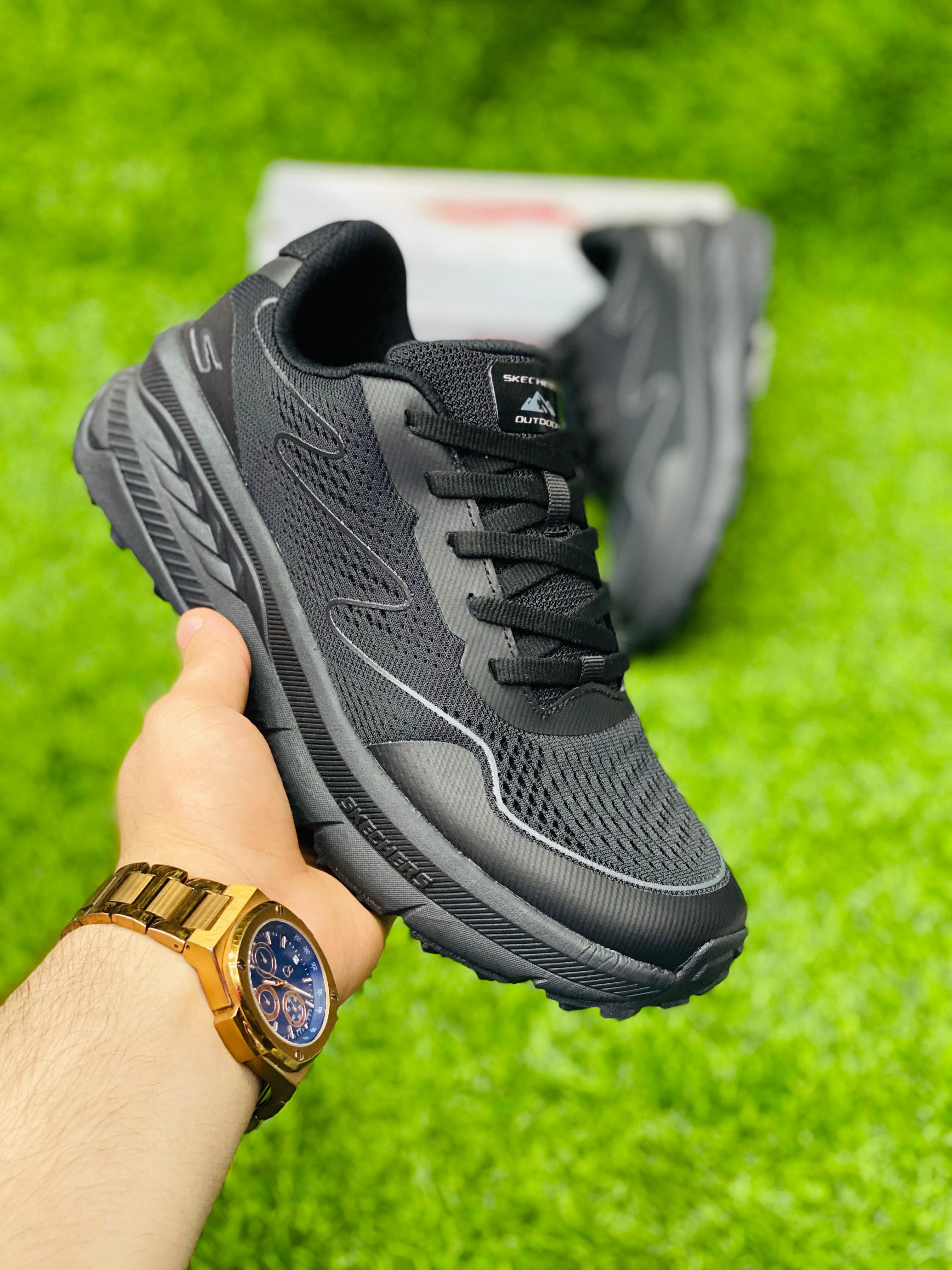 New Skechers - Black