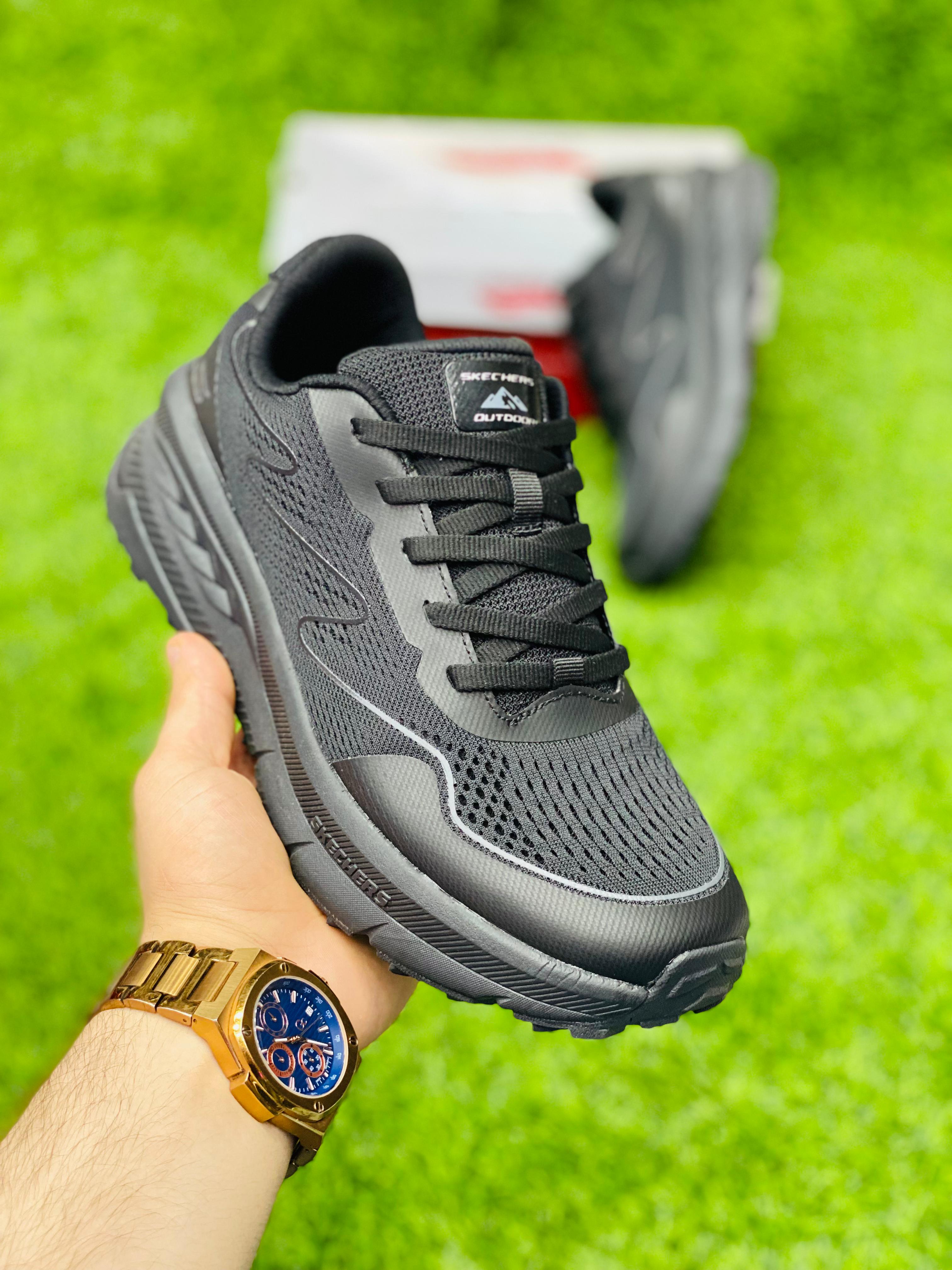 New Skechers - Black