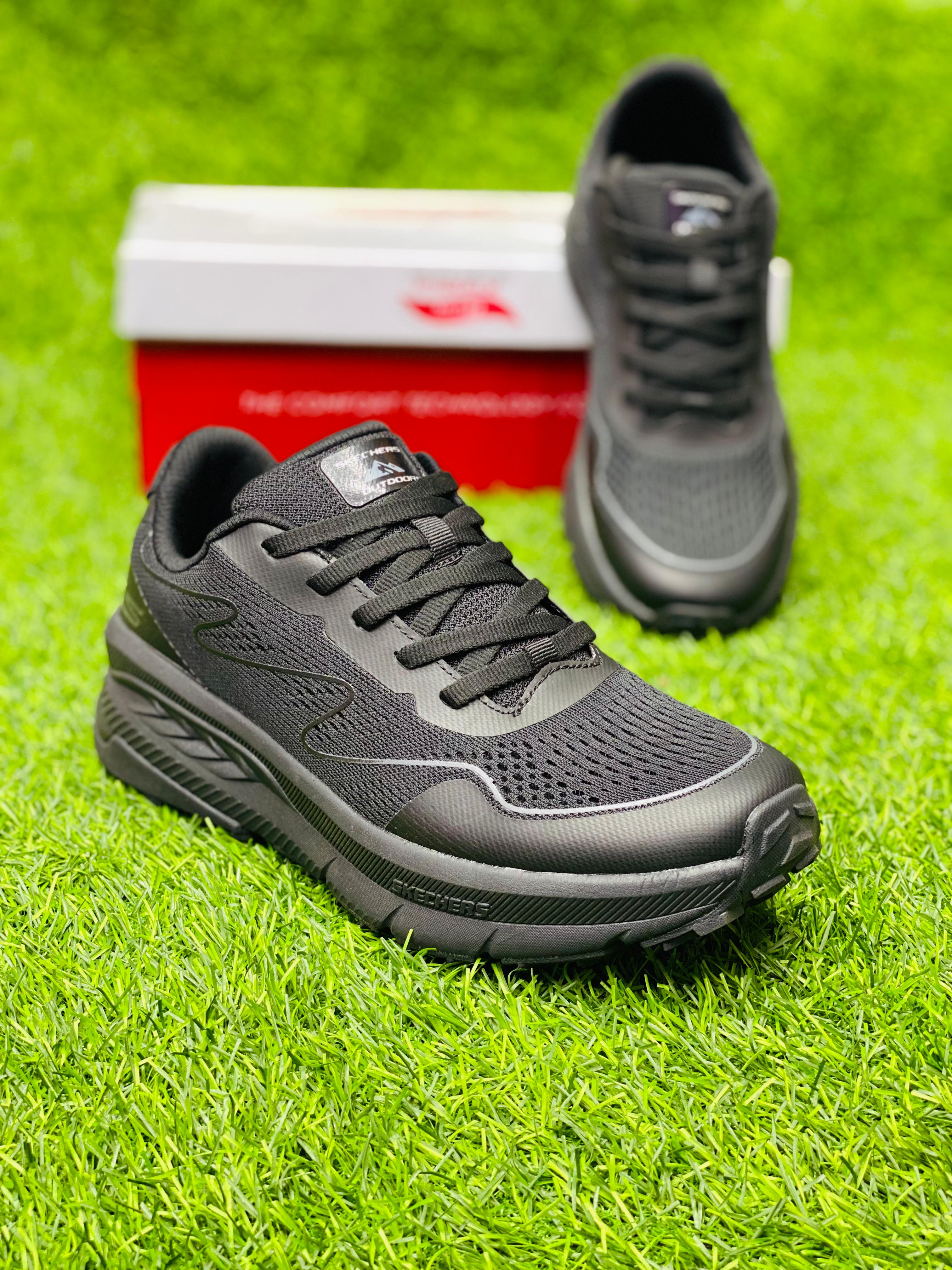 New Skechers - Black