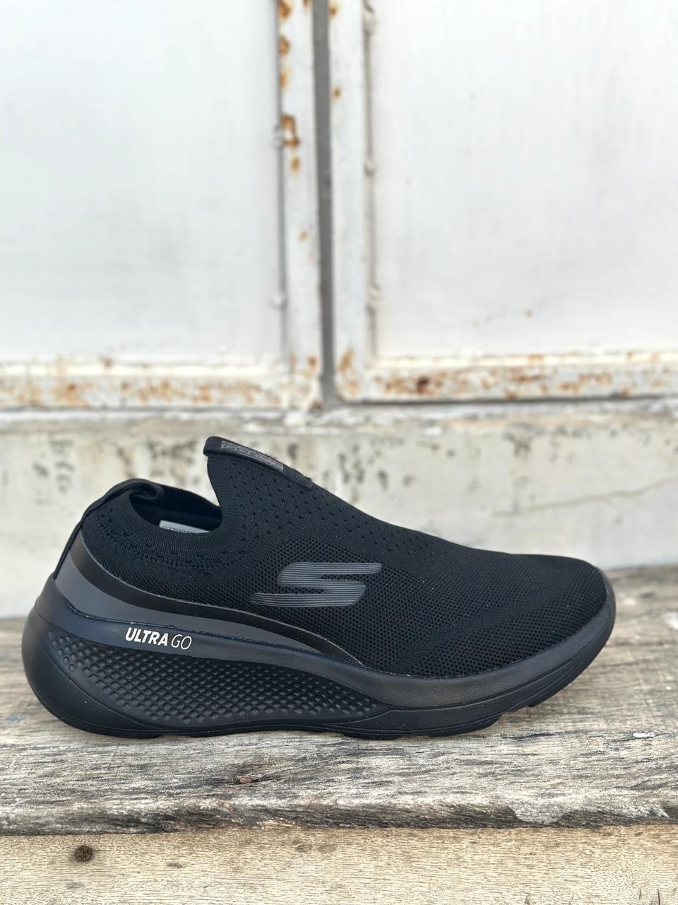 Sketcher ultra go "Black"