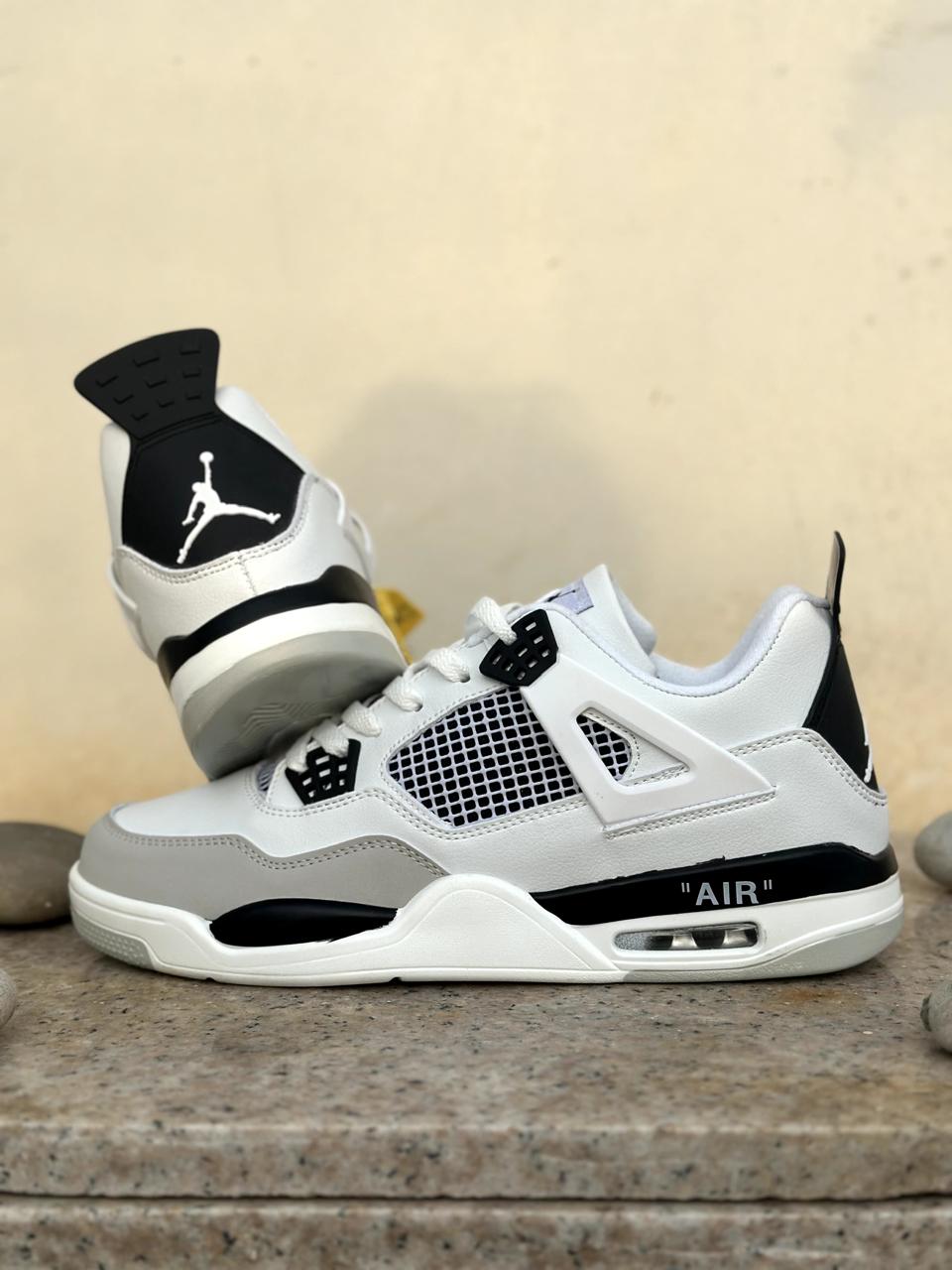 AJ4 RETRO MILITARY BLACK