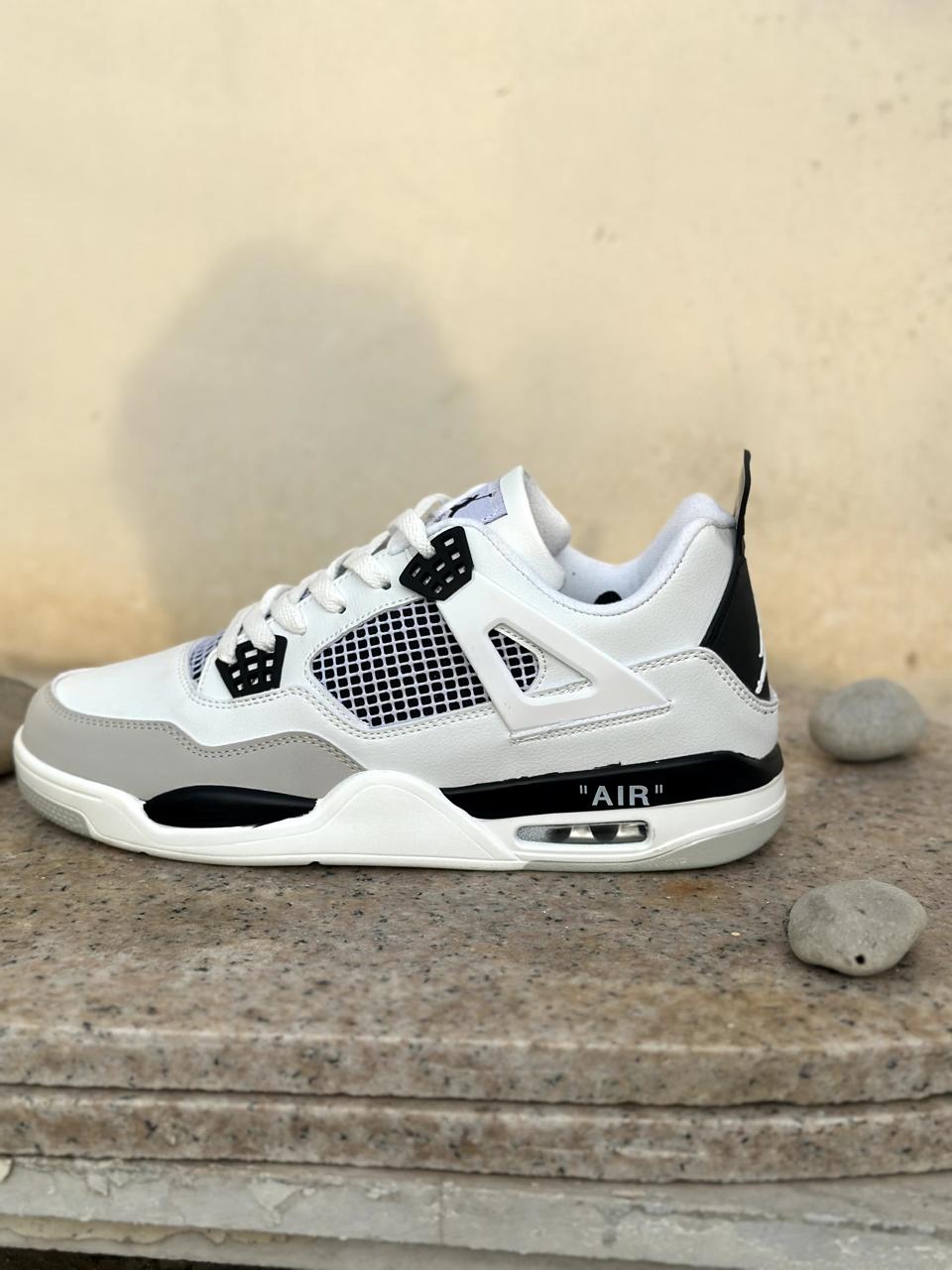 AJ4 RETRO MILITARY BLACK