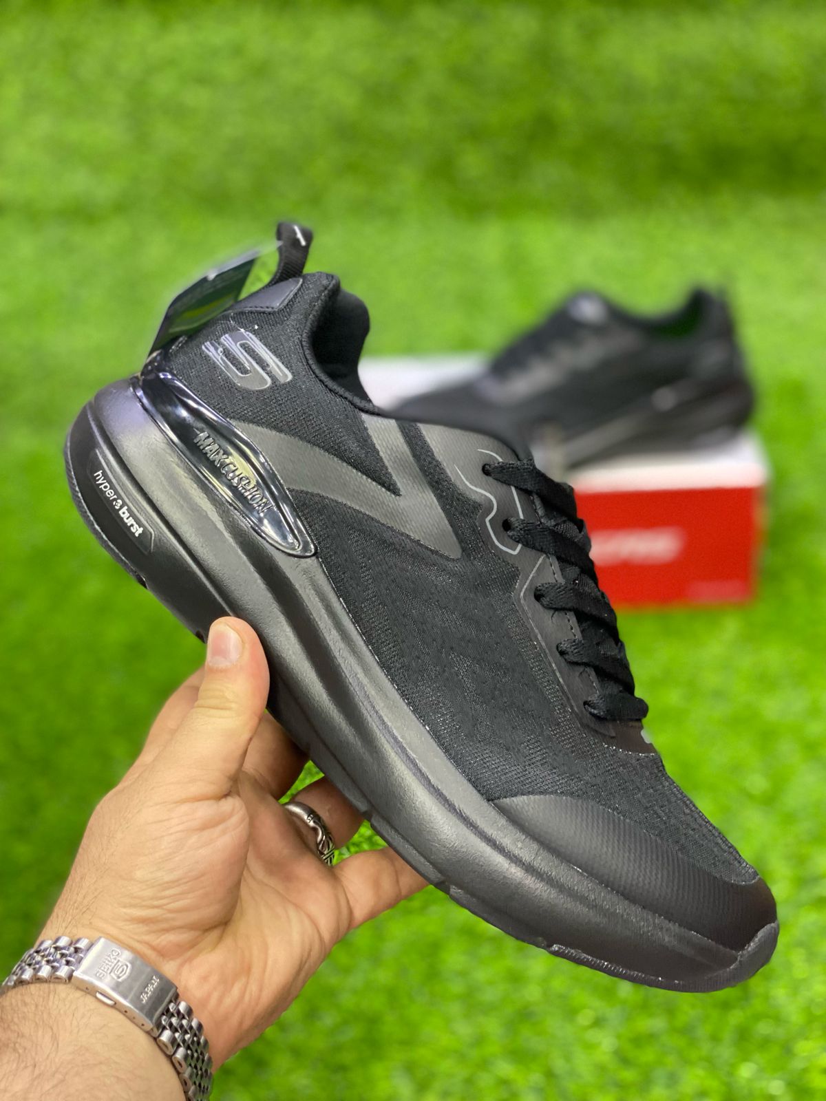 Sketcher hyper burst Dark Black