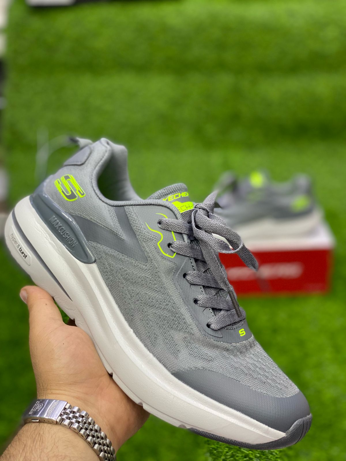 Sketcher hyper burst Grey White