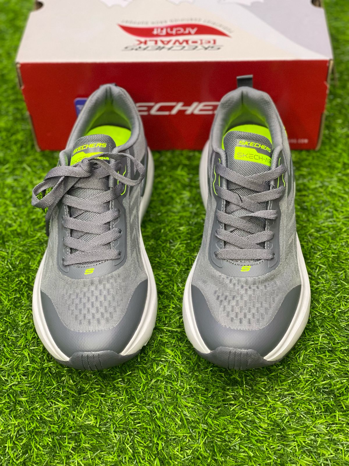 Sketcher hyper burst Grey White