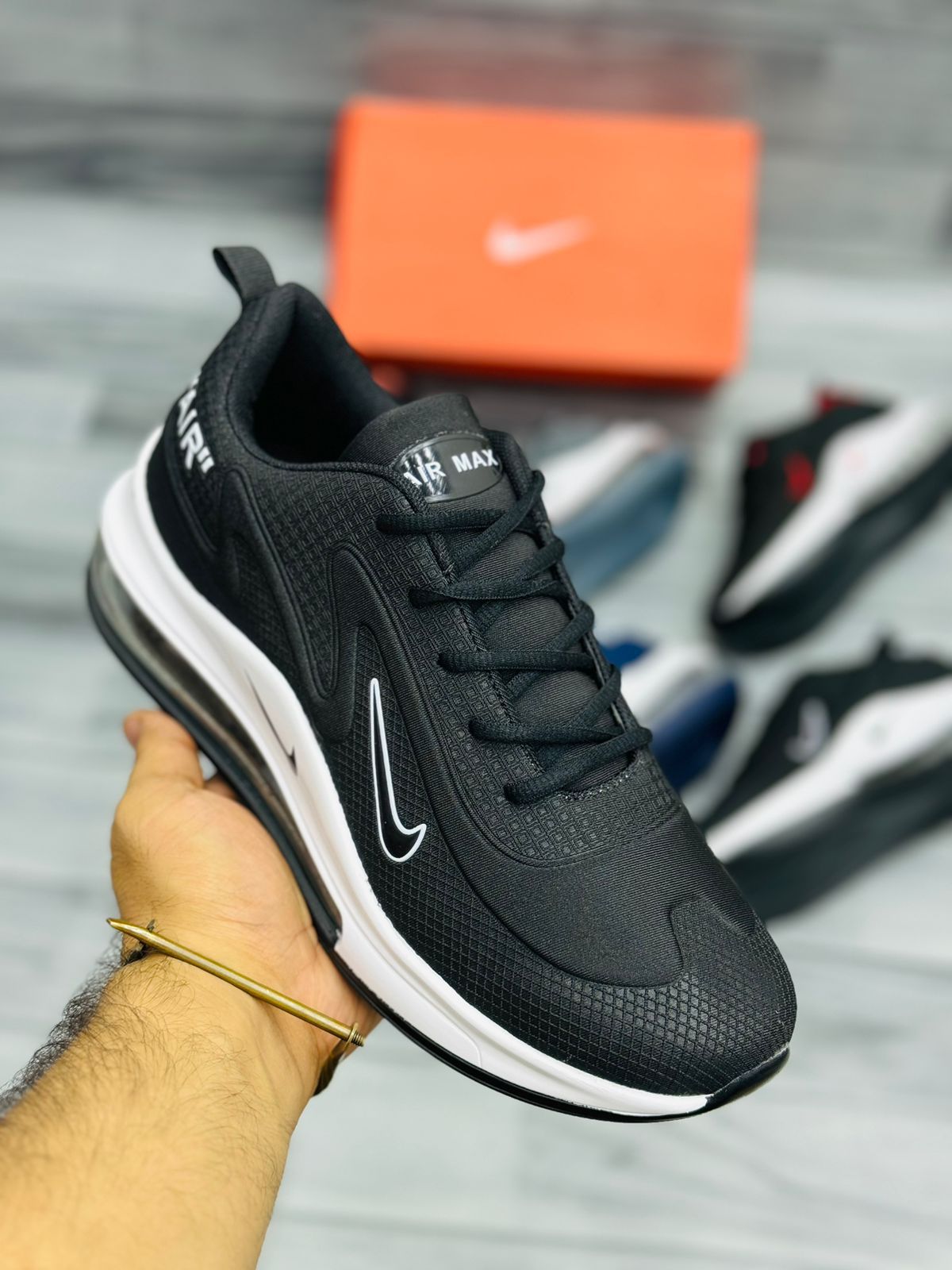 Air Max 720 Black