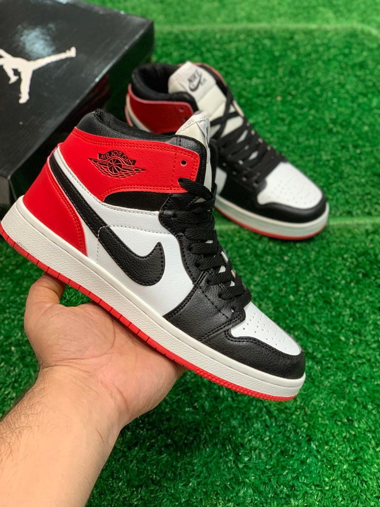 AJ 1 Retro Mids "Black Toe"