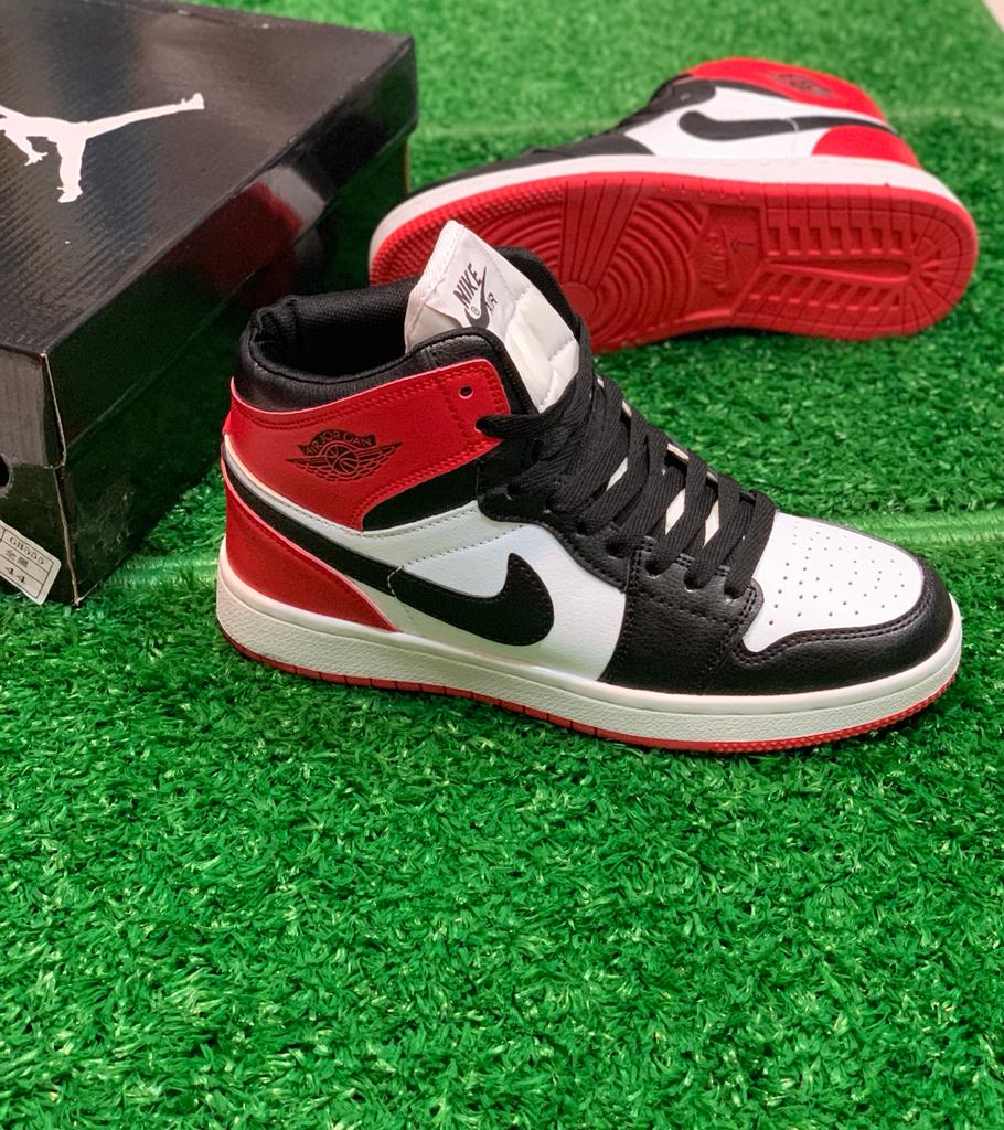 AJ 1 Retro Mids "Black Toe"